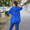 Kép 2/3 - VIA plus size királykék kapucnis tunika