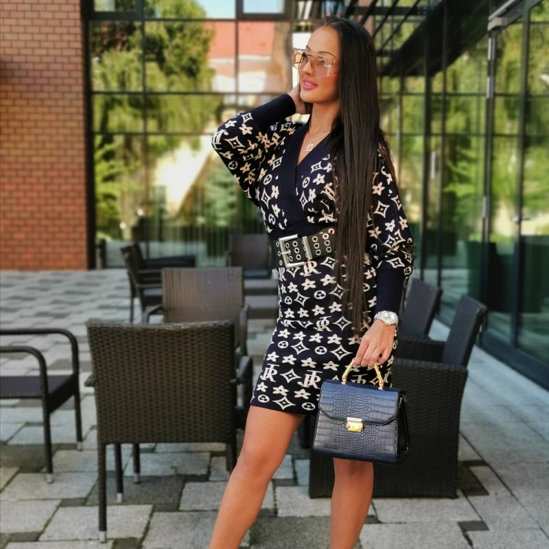 SARAH kötött ruha övvel